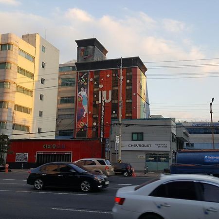 Motel Iu Чханвон Экстерьер фото
