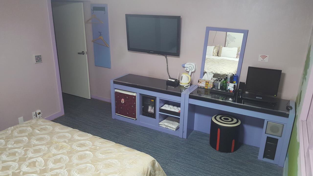 Motel Iu Чханвон Экстерьер фото