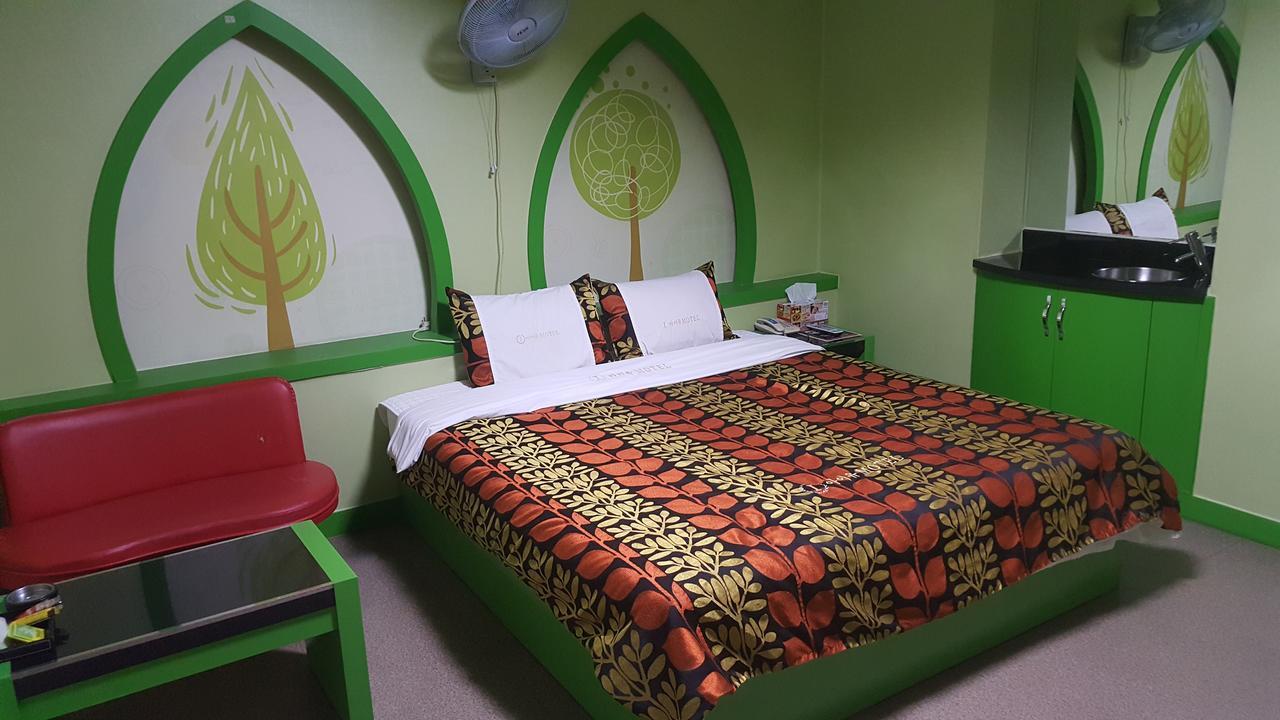 Motel Iu Чханвон Экстерьер фото